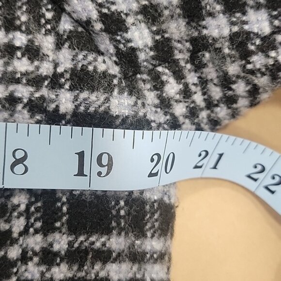 Old Navy, Size M, Soft-Brushed Oversized Blazer, Black, Gray-Blue Plaid, EUC - Picture 7 of 12